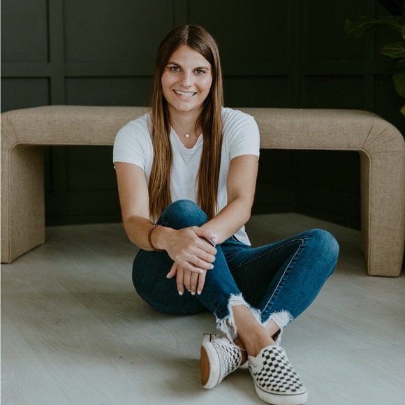 Hi! Welcome to my closet 🛍️ - Picture 2 of 6